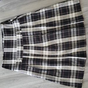 Pleated Skirt Size 2 Black Grey